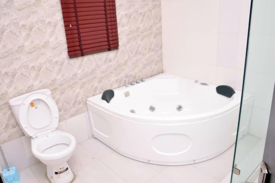 City Nest Hotel Ogombo ภายนอก รูปภาพ