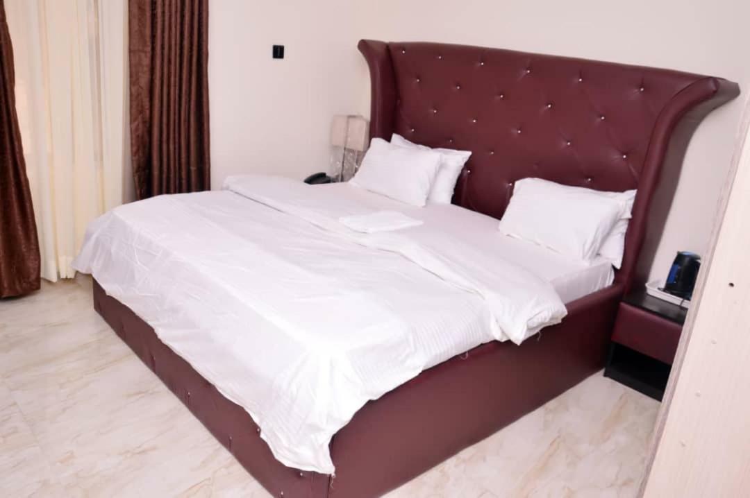 City Nest Hotel Ogombo ภายนอก รูปภาพ
